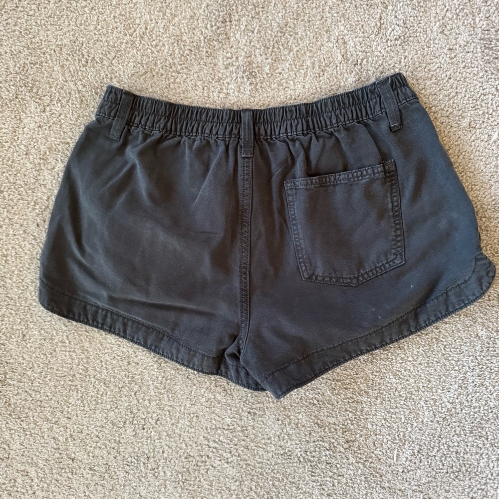 AERIE • Women’s Black Shorts with Pleats and Elastic Waistband Size - Medium - Picture 3 of 4